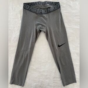 Nike | Medium | 3/4 NikePro Gray Dri-Fit Compression Running Workout Leggings